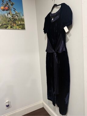 Donna Ricco Navy Velvet Maxi Dress with Satin Waist Tie